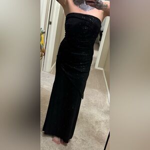 Elegant Black Strapless Evening Dress